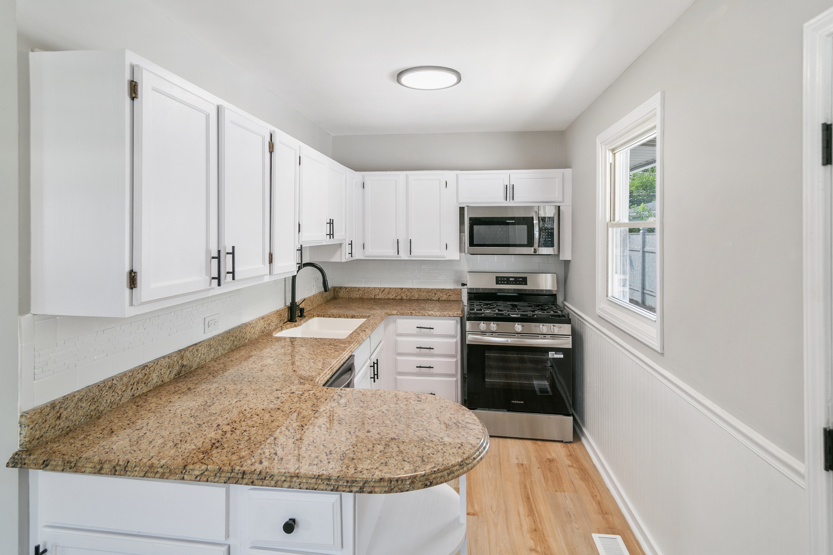 15332 Dante Avenue, Dolton, IL 60419