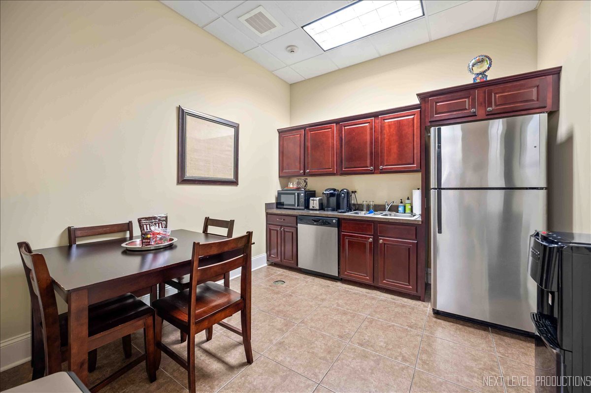 400 Knoll Street #C, Wheaton, IL 60187