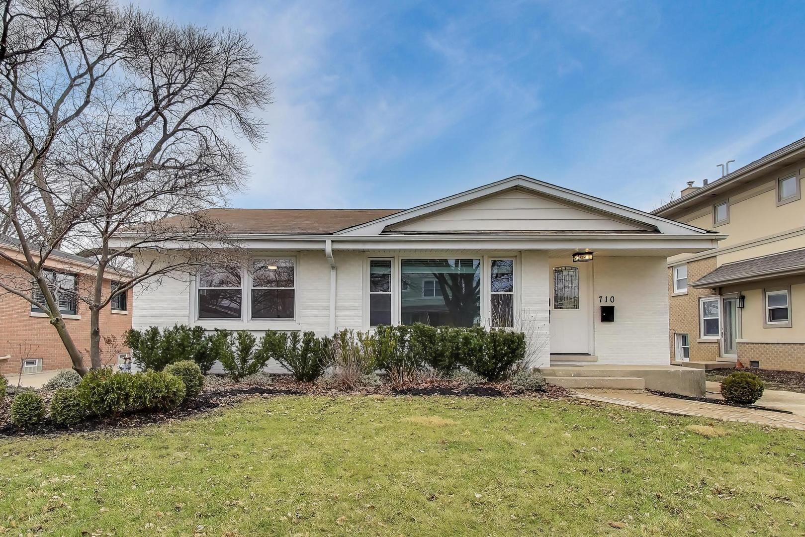 710 S Hawthorne Avenue, Elmhurst, IL 60126