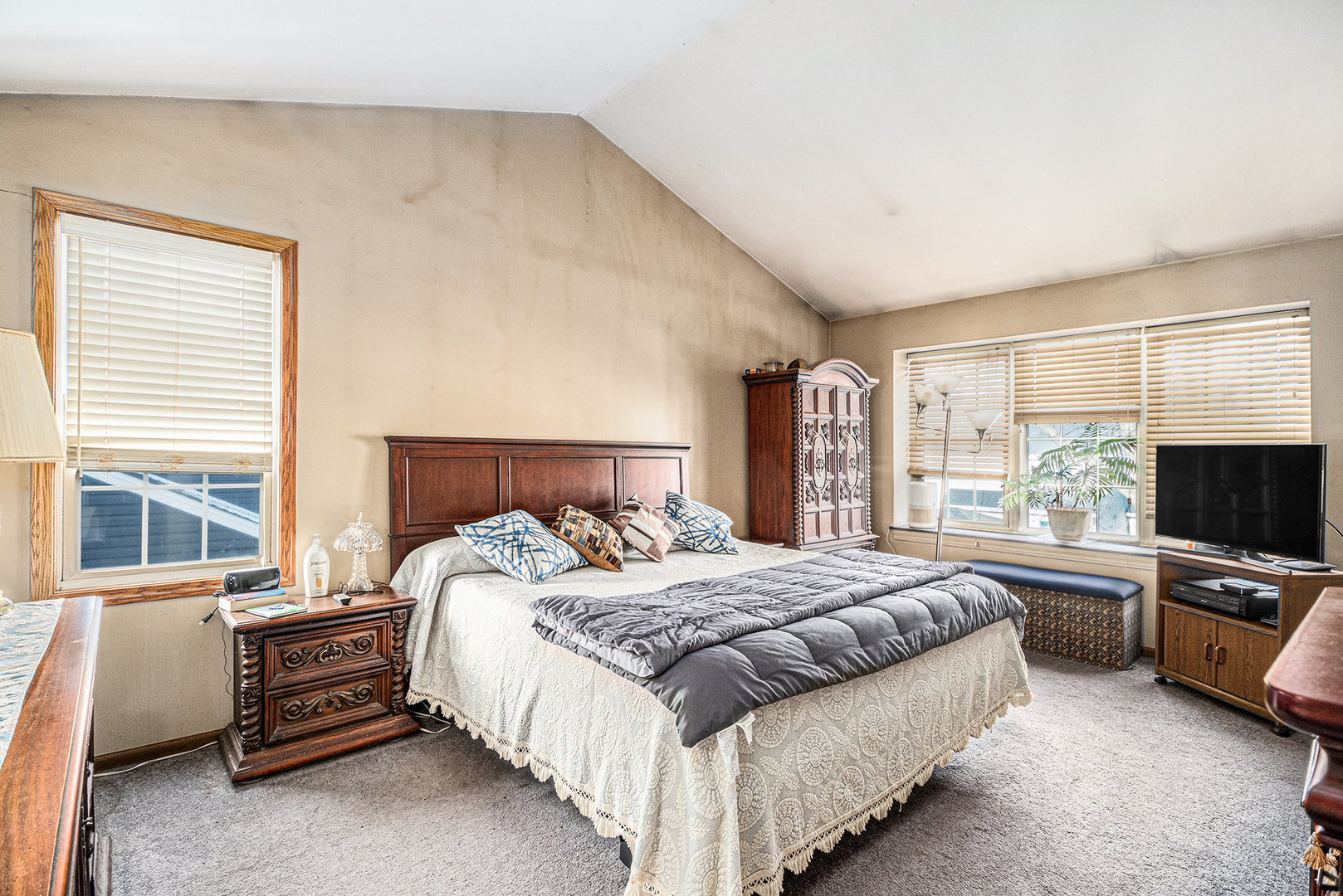 1279 Bison Trail, Carol Stream, IL 60188