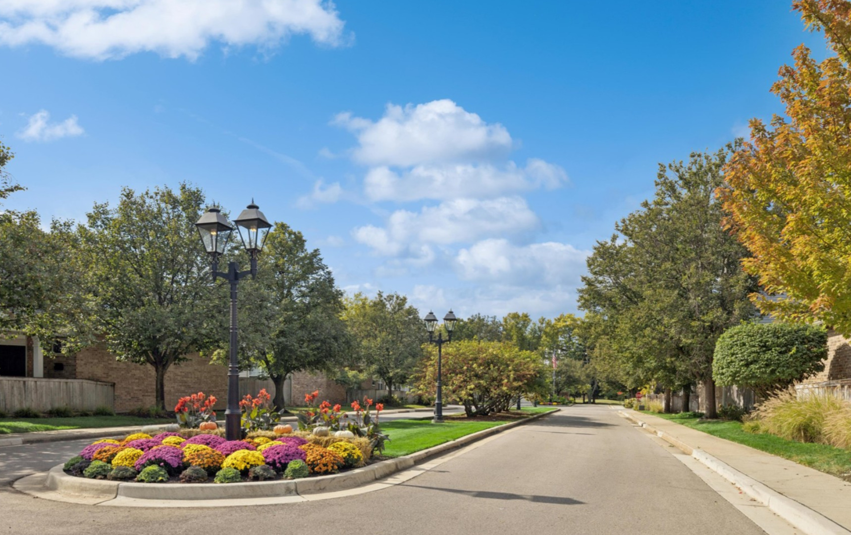 1606 FAIRFAX Lane, Oakbrook Terrace, IL 60181