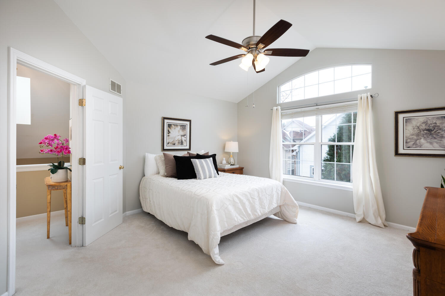 1606 FAIRFAX Lane, Oakbrook Terrace, IL 60181