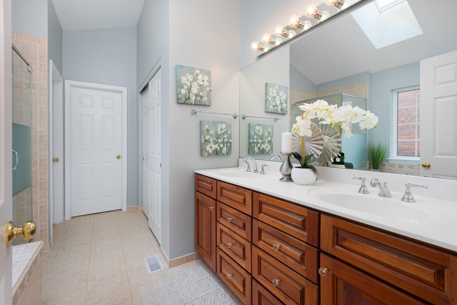 1606 FAIRFAX Lane, Oakbrook Terrace, IL 60181