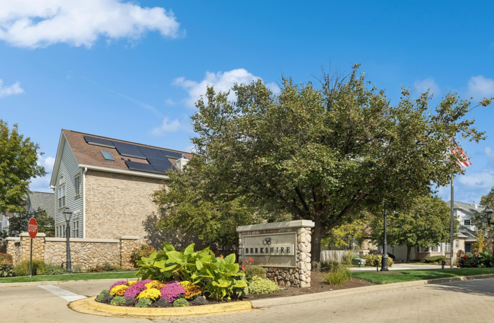 1606 FAIRFAX Lane, Oakbrook Terrace, IL 60181