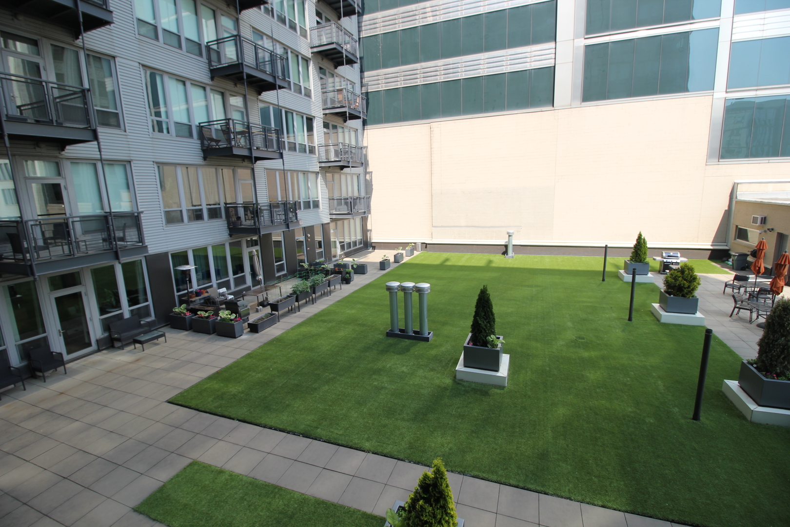 565 W Quincy Street #912, Chicago, IL 60661