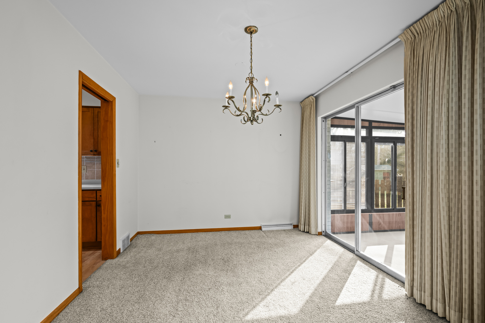 407 E Berkshire Lane, Mount Prospect, IL 60056