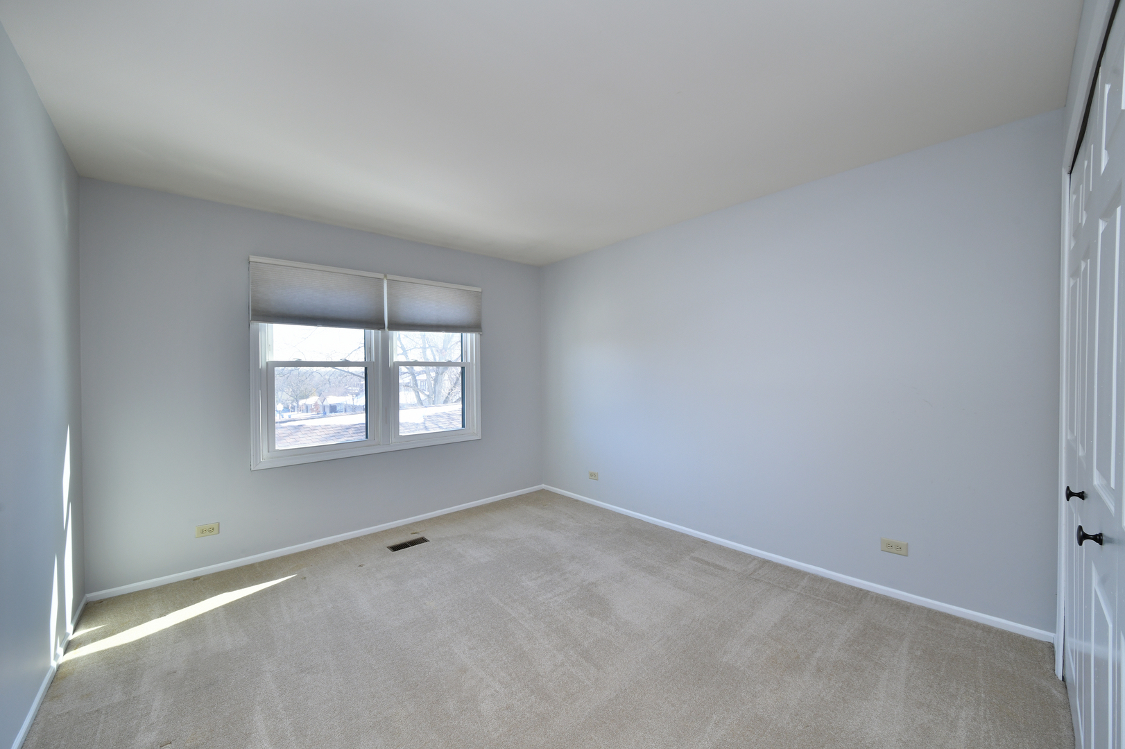 46 White Oak Circle #46, St. Charles, IL 60174