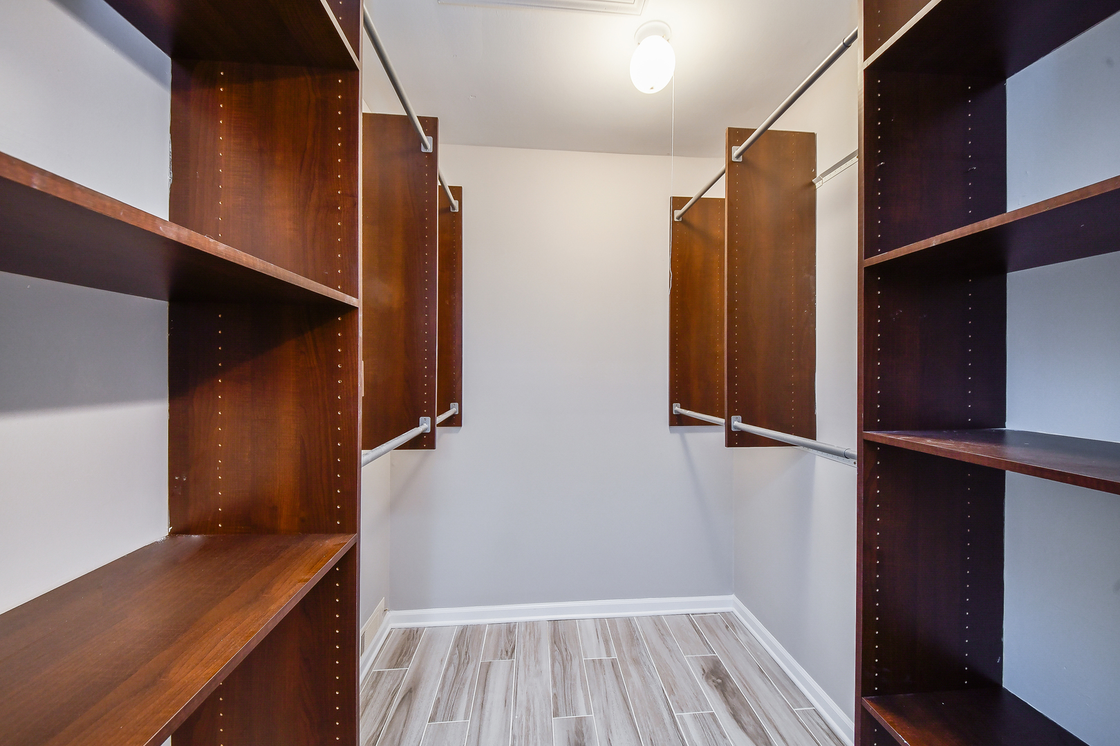 46 White Oak Circle #46, St. Charles, IL 60174