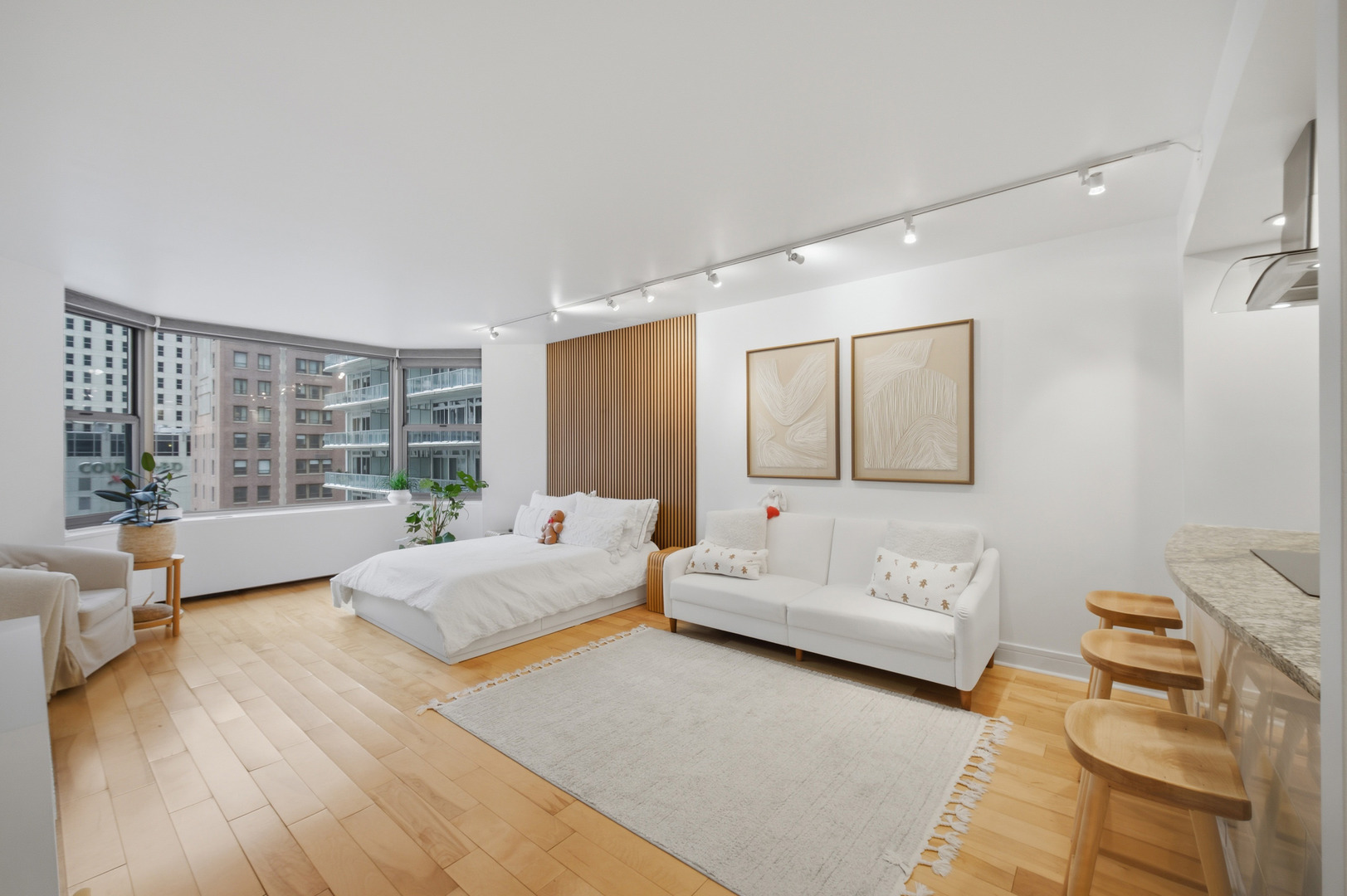 535 N MICHIGAN Avenue #1210, Chicago, IL 60611