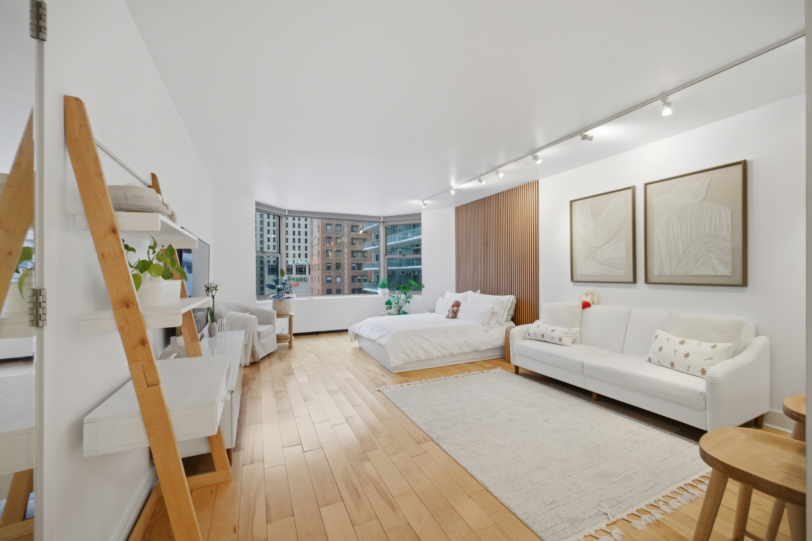 535 N MICHIGAN Avenue #1210, Chicago, IL 60611