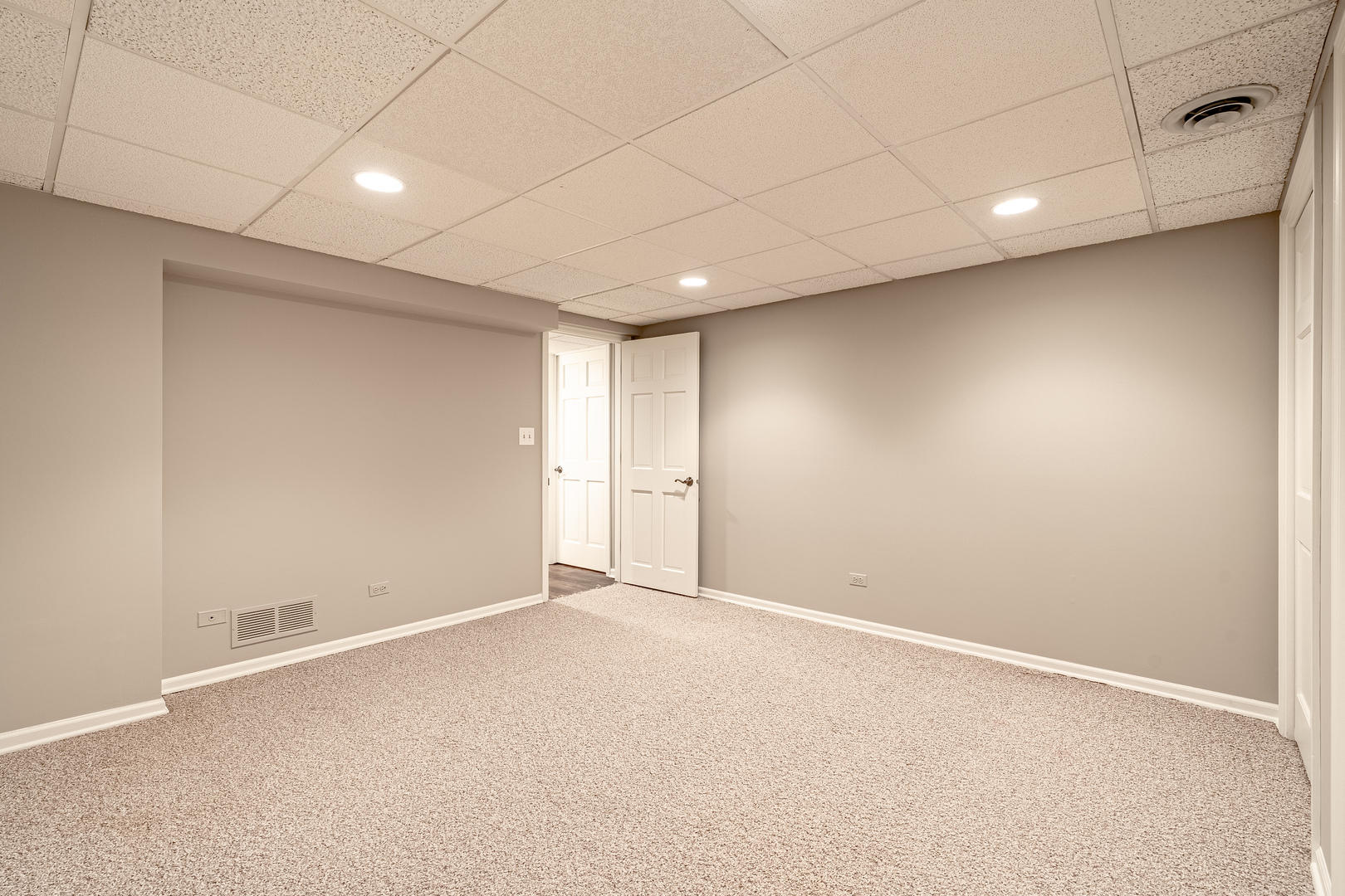 831 Morven Court, Naperville, IL 60563