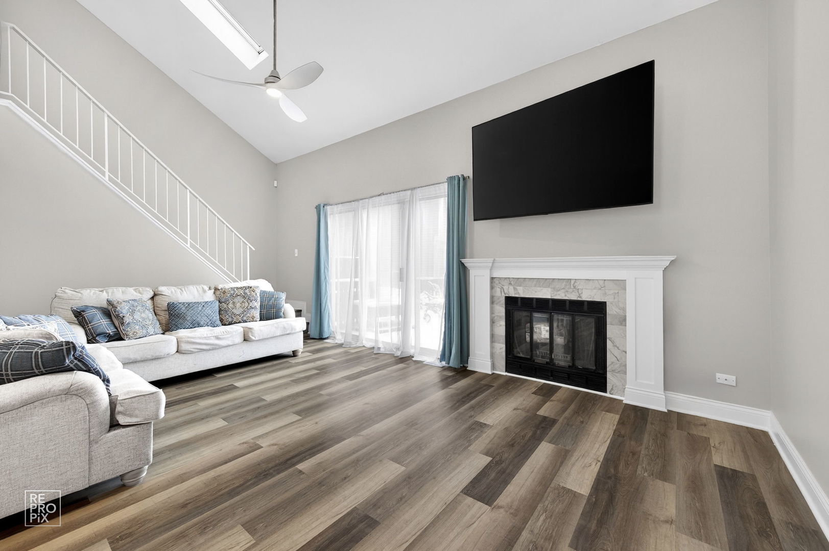 1543 Apple Grove Lane, Westmont, IL 60559