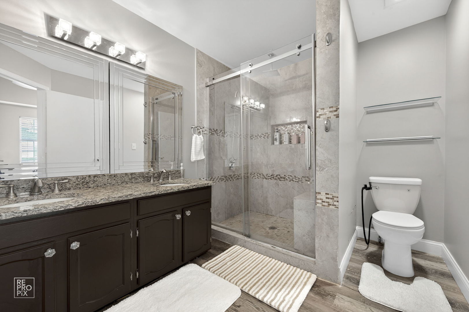 1543 Apple Grove Lane, Westmont, IL 60559