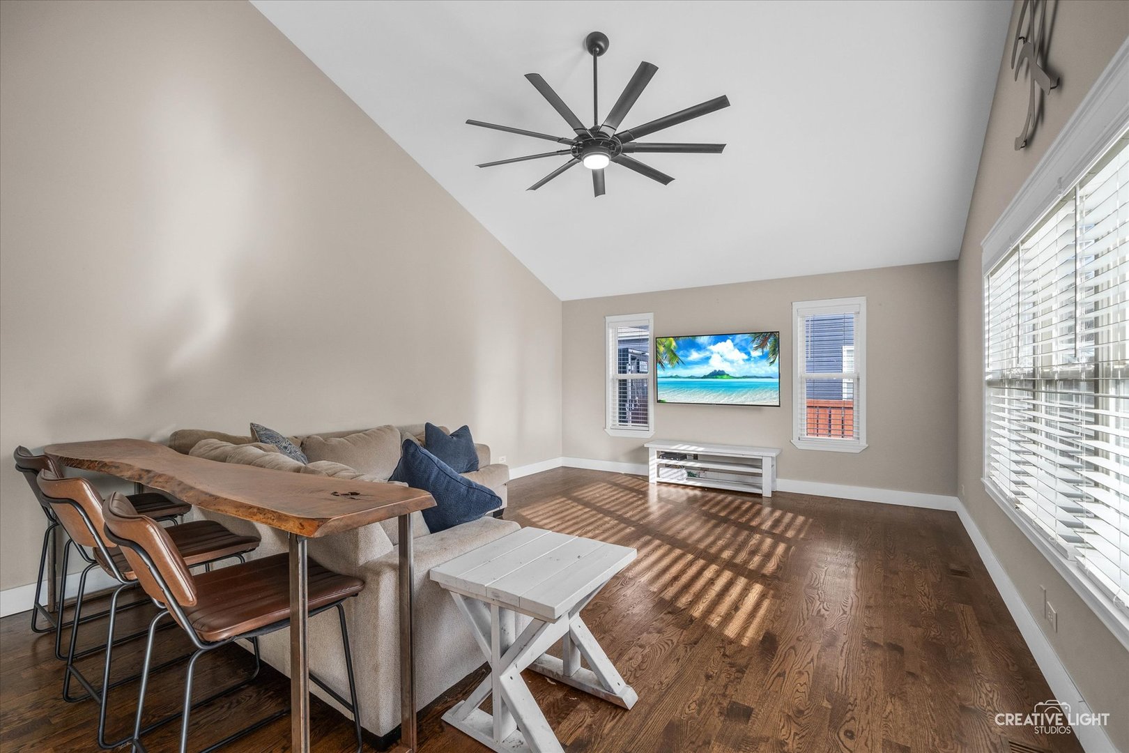 363 Cornwall Avenue, South Elgin, IL 60177