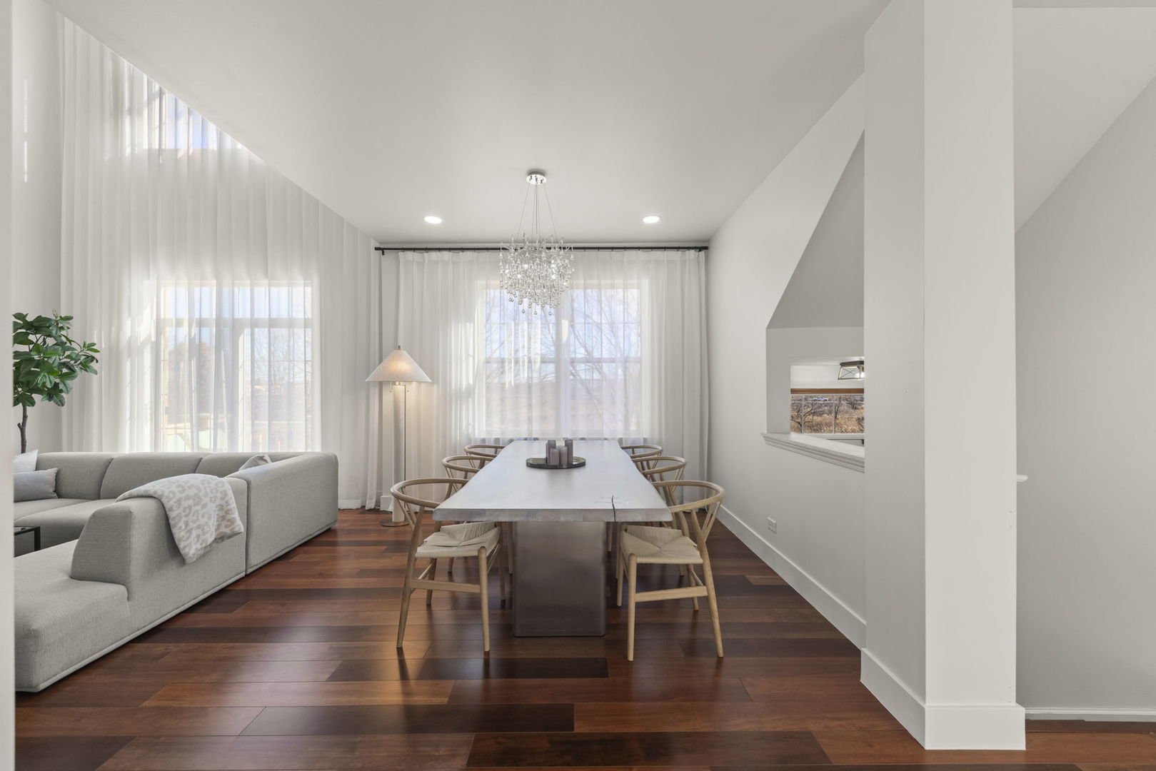 1081 Bartholdi Court, Carol Stream, IL 60188