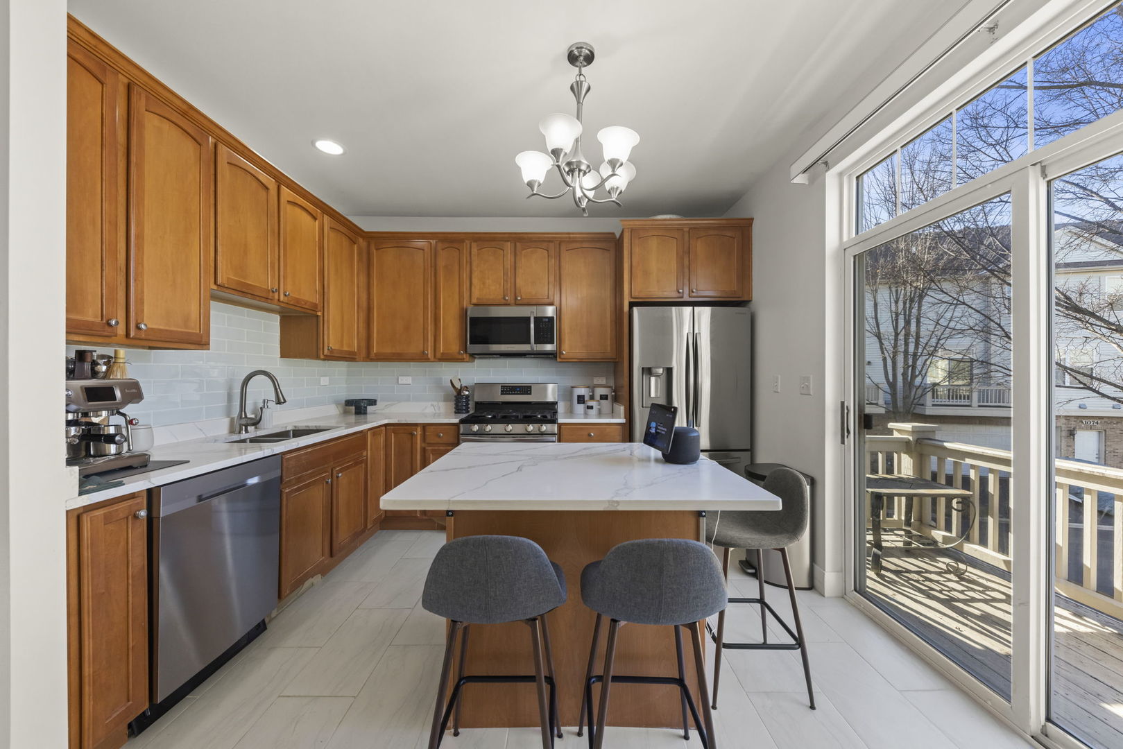 1081 Bartholdi Court, Carol Stream, IL 60188