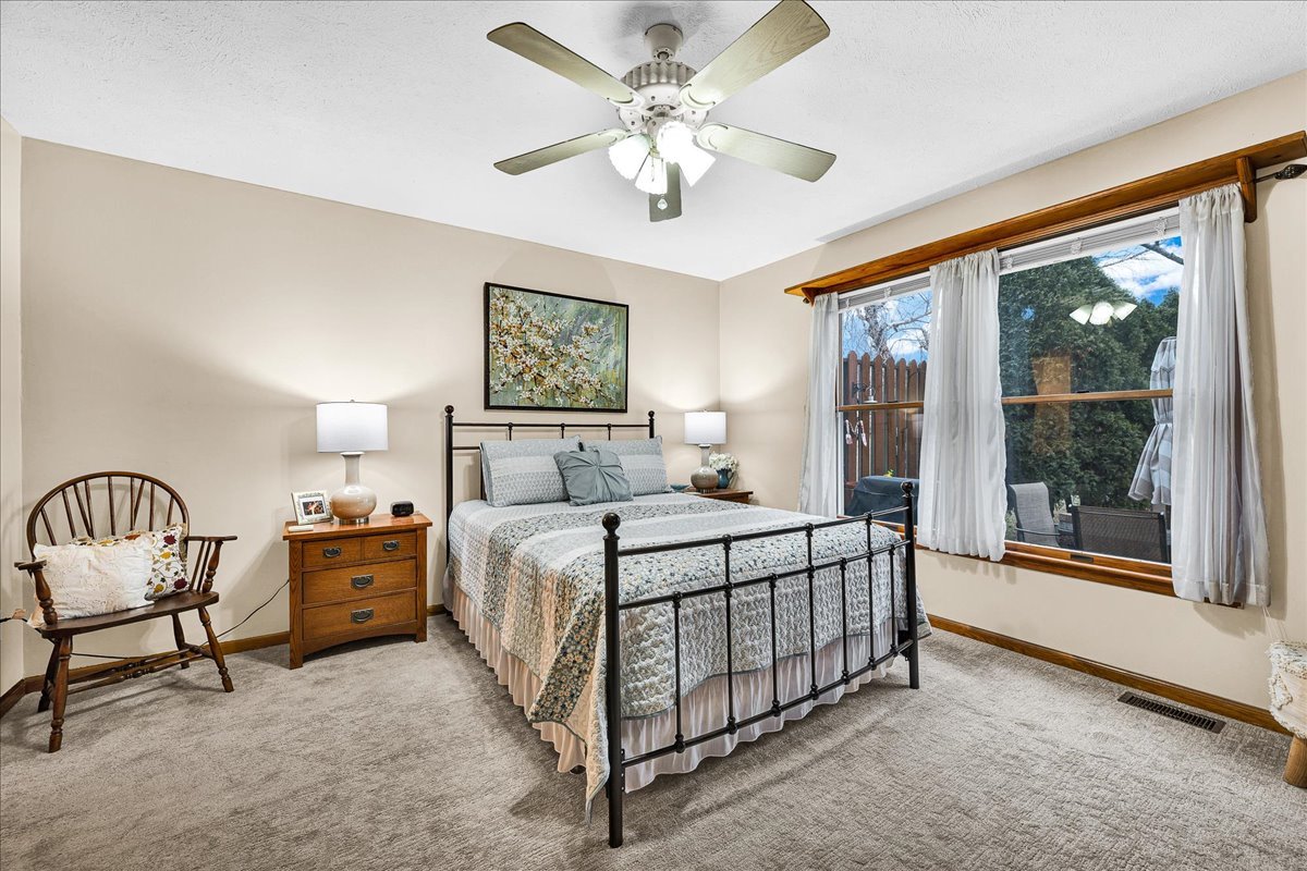 717 Thistlewood Cc Court, Normal, IL 61761