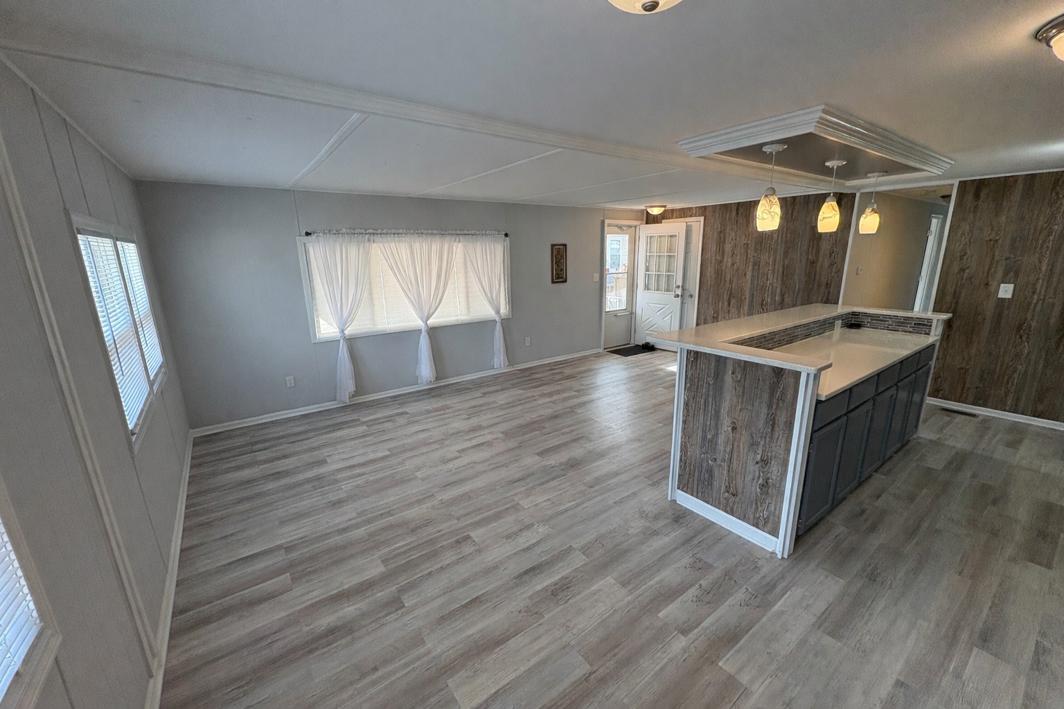 1134 Lakeview Road, Elgin, IL 60123