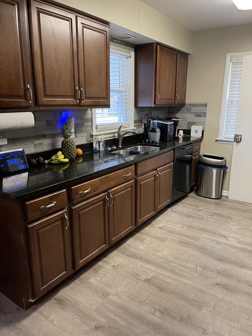 16521 Evans Avenue, South Holland, IL 60473