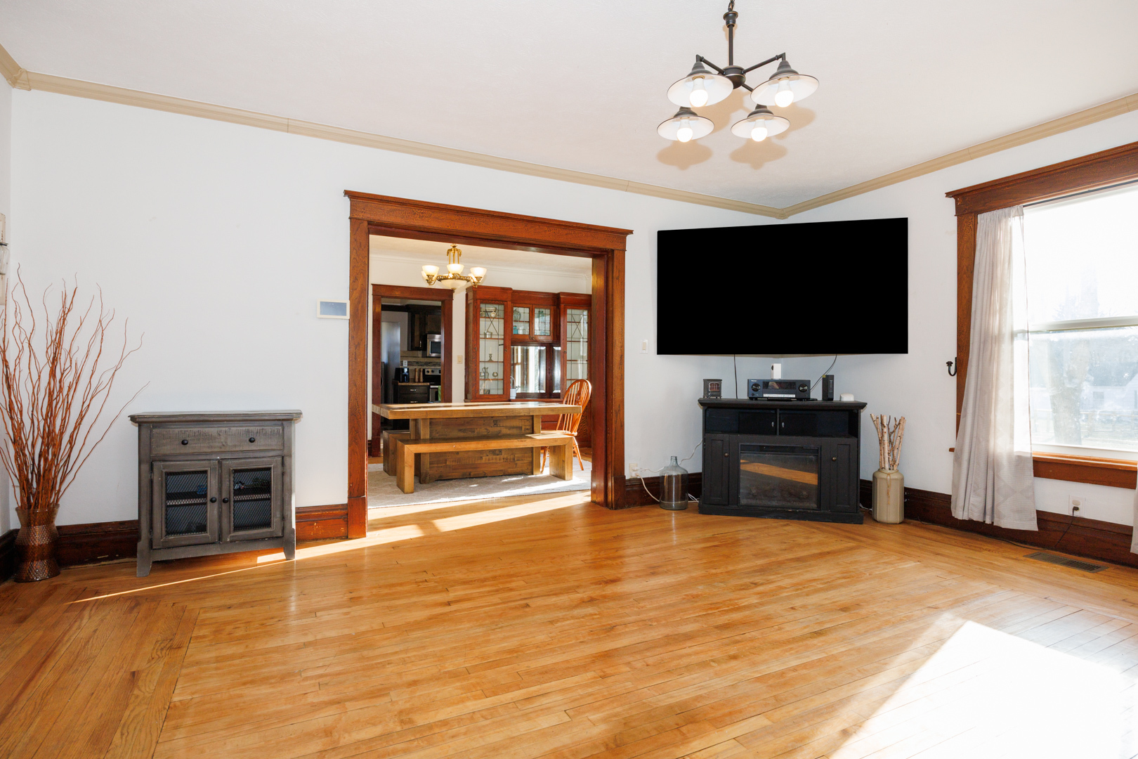 221 NE 3rd Street, Hopedale, IL 61747