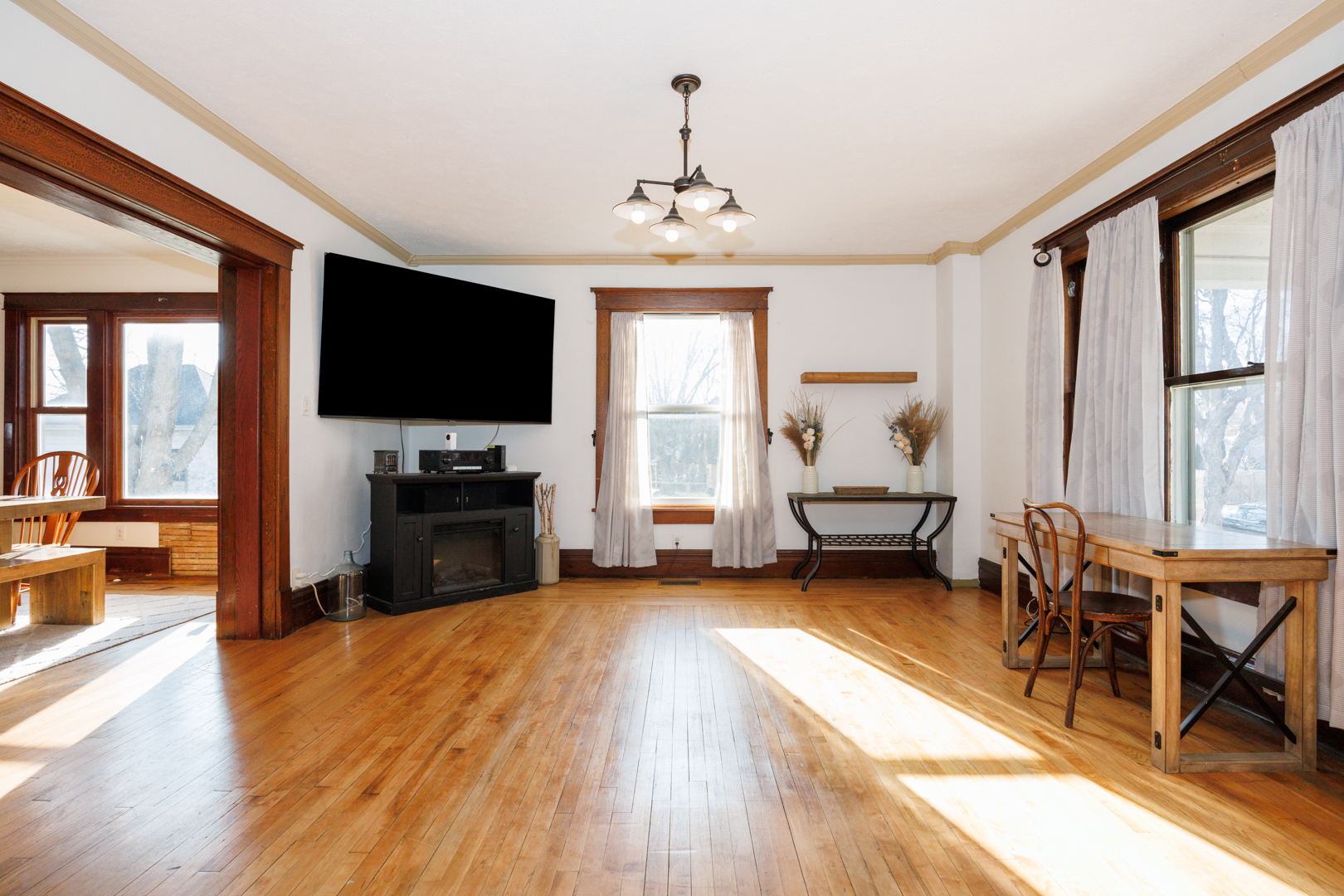 221 NE 3rd Street, Hopedale, IL 61747