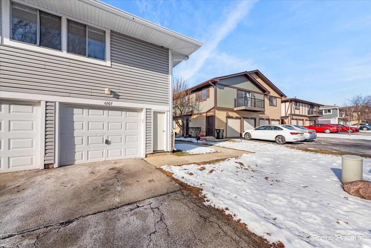 6207 Kit Carson Drive #6207, Hanover Park, IL 60133