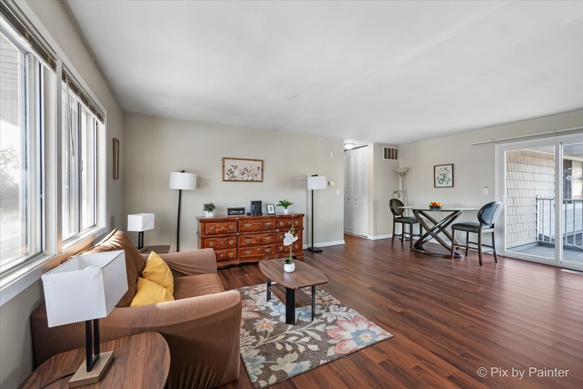 6207 Kit Carson Drive #6207, Hanover Park, IL 60133