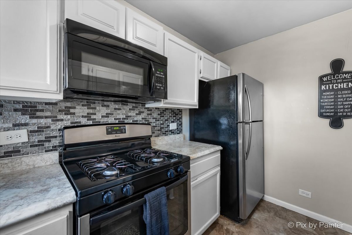 6207 Kit Carson Drive #6207, Hanover Park, IL 60133