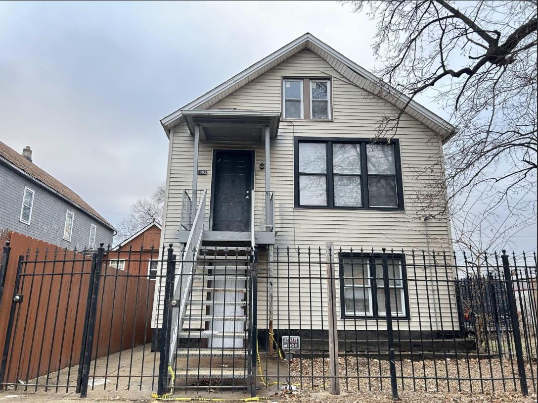 8602 S Houston Avenue, Chicago, IL 60617