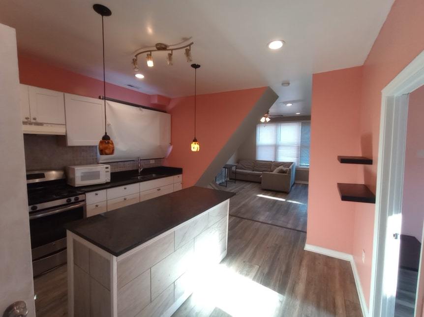 8602 S Houston Avenue, Chicago, IL 60617