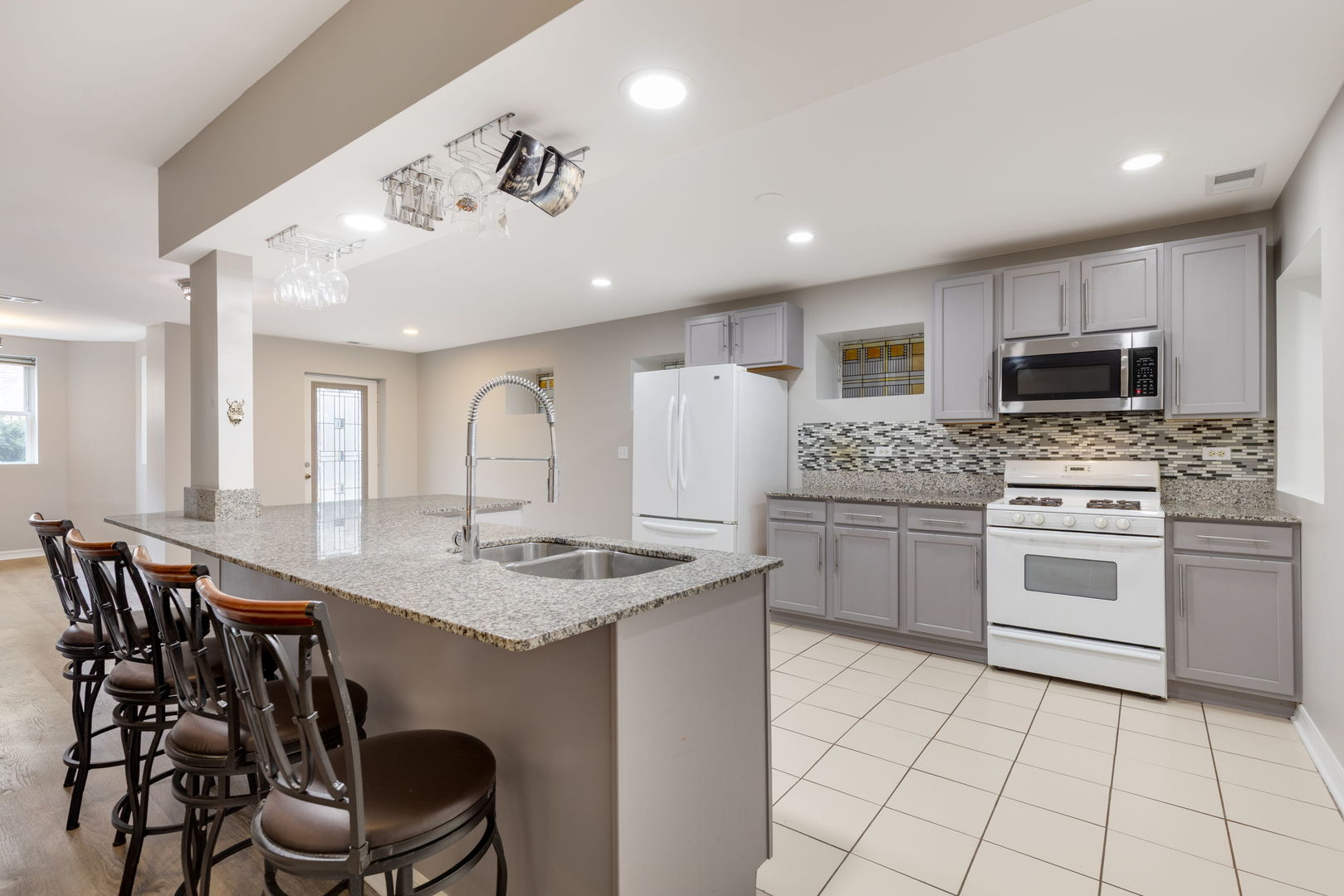 5726 N Kenmore Avenue #GS, Chicago, IL 60660