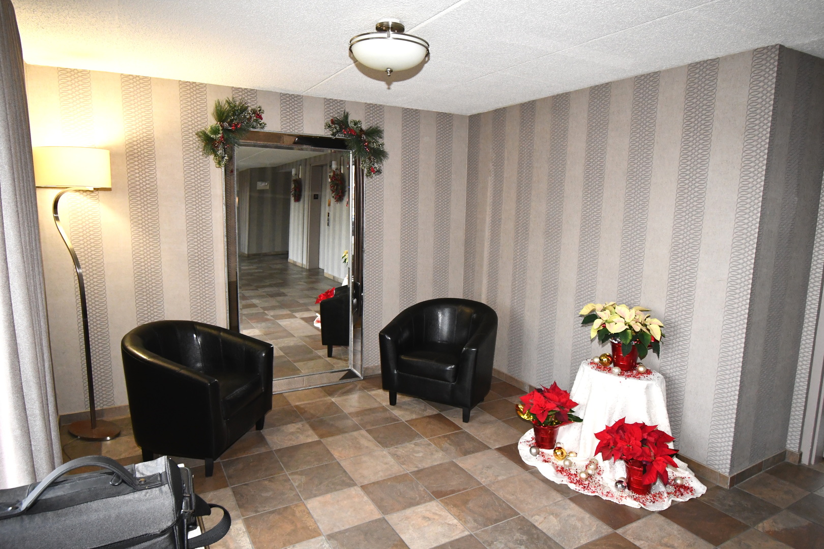 1S045 Spring Road #H2, Oakbrook Terrace, IL 60181