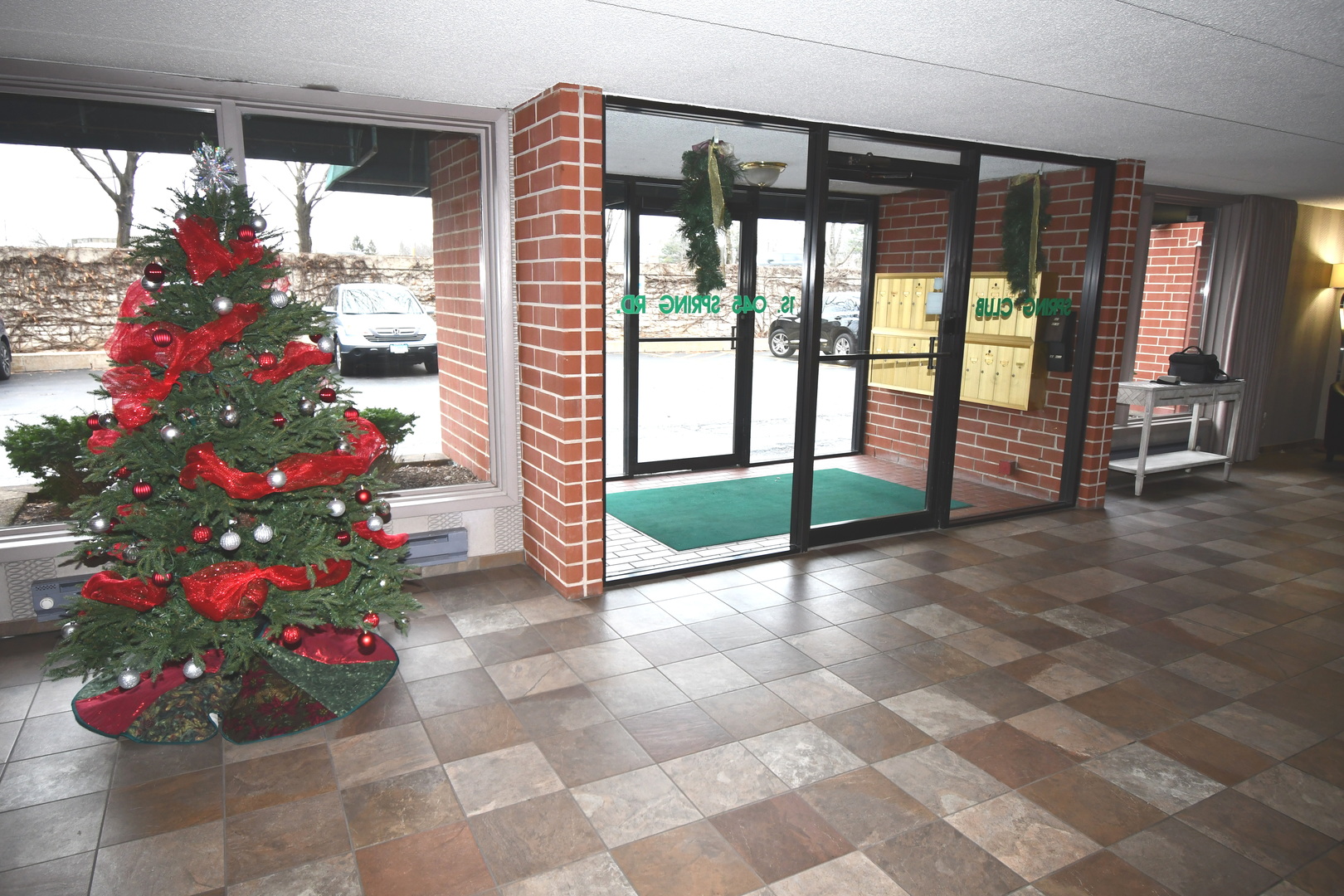 1S045 Spring Road #H2, Oakbrook Terrace, IL 60181