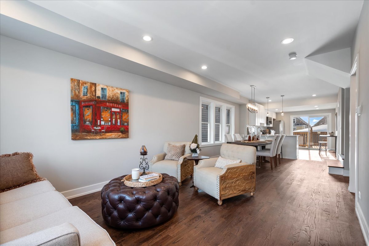 4855 W School Street, Chicago, IL 60641