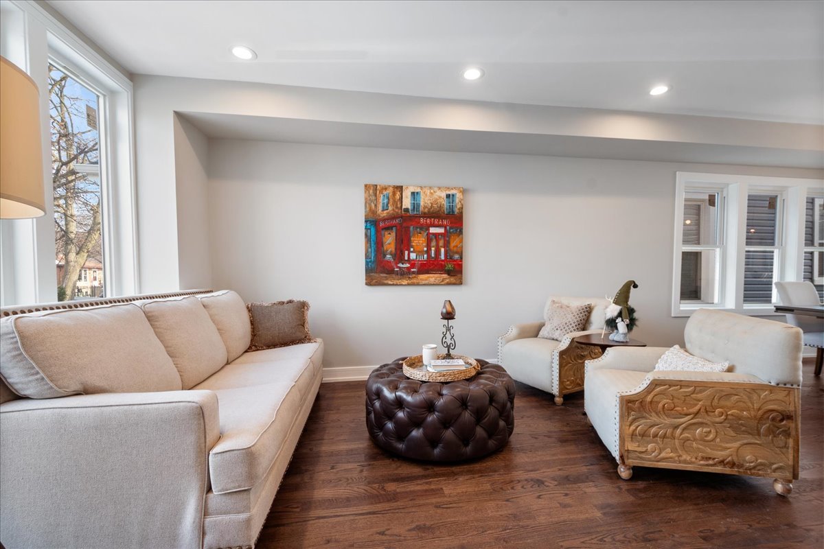 4855 W School Street, Chicago, IL 60641