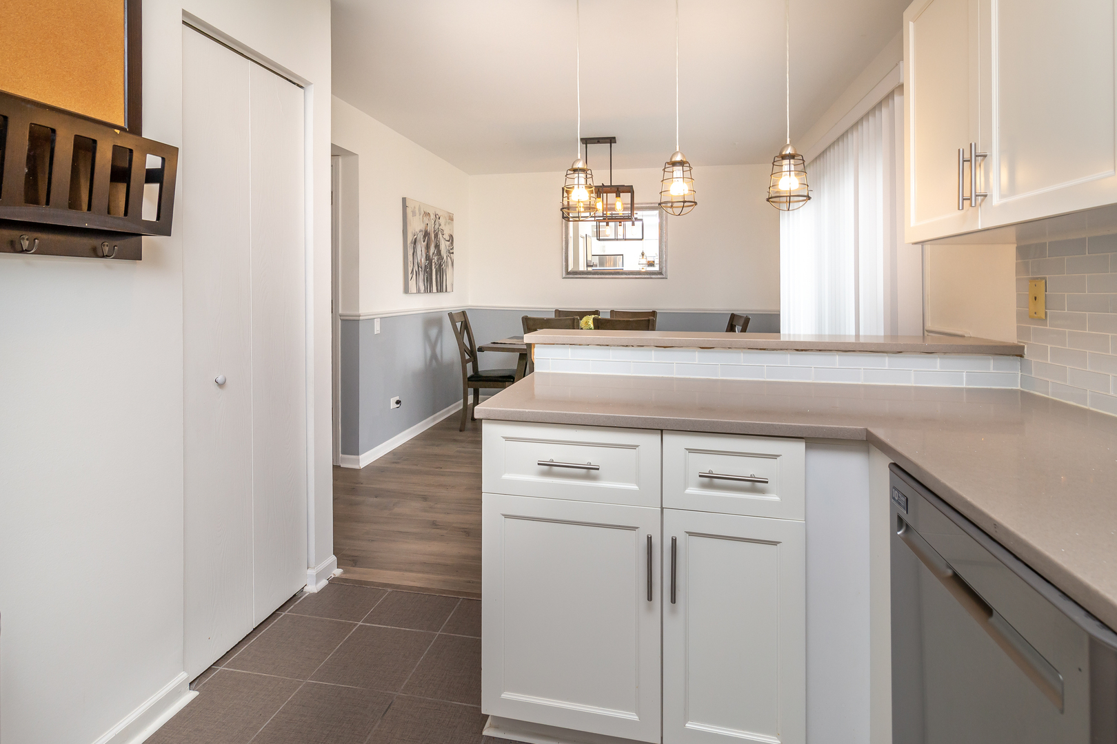 23 Carey Lane, Streamwood, IL 60107