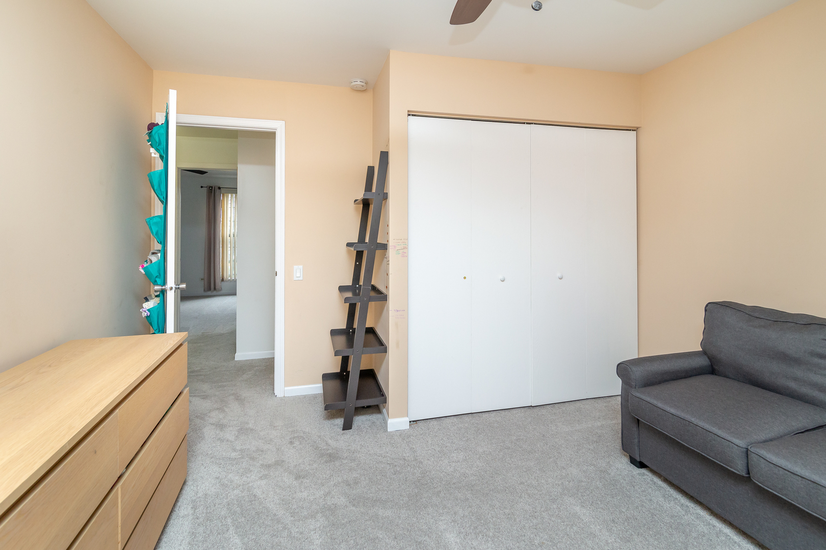 23 Carey Lane, Streamwood, IL 60107