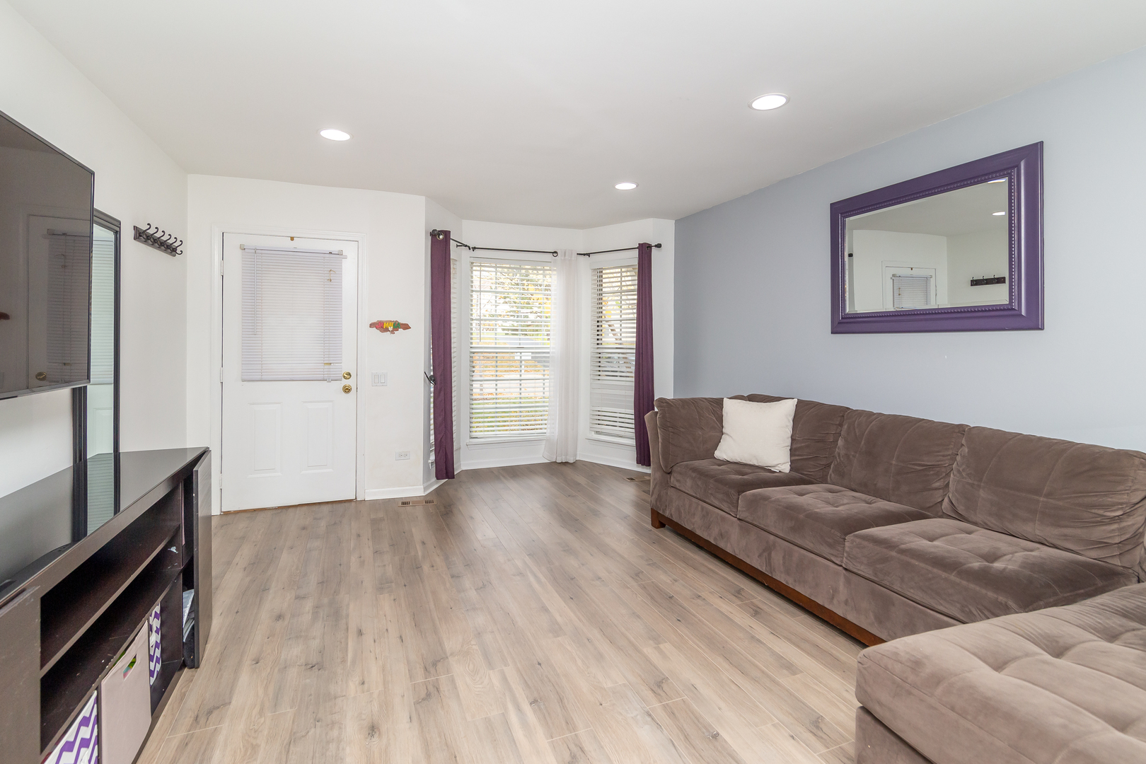 23 Carey Lane, Streamwood, IL 60107