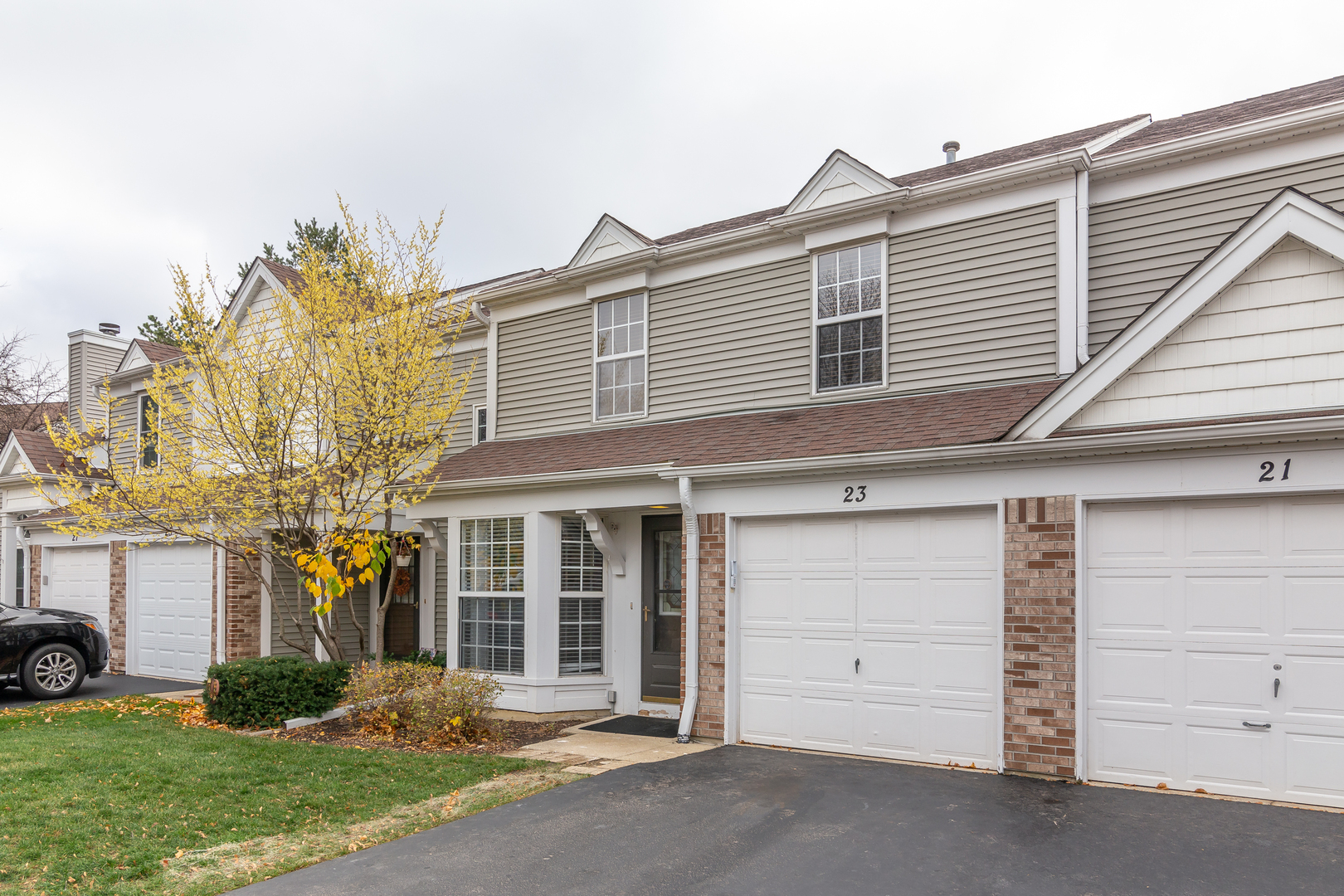 23 Carey Lane, Streamwood, IL 60107