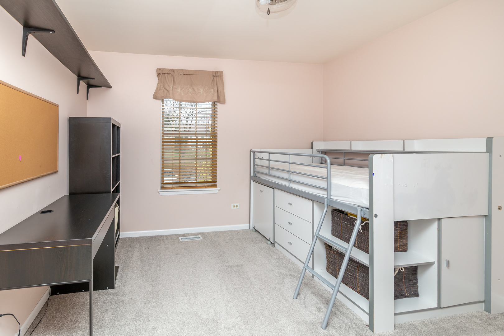 23 Carey Lane, Streamwood, IL 60107