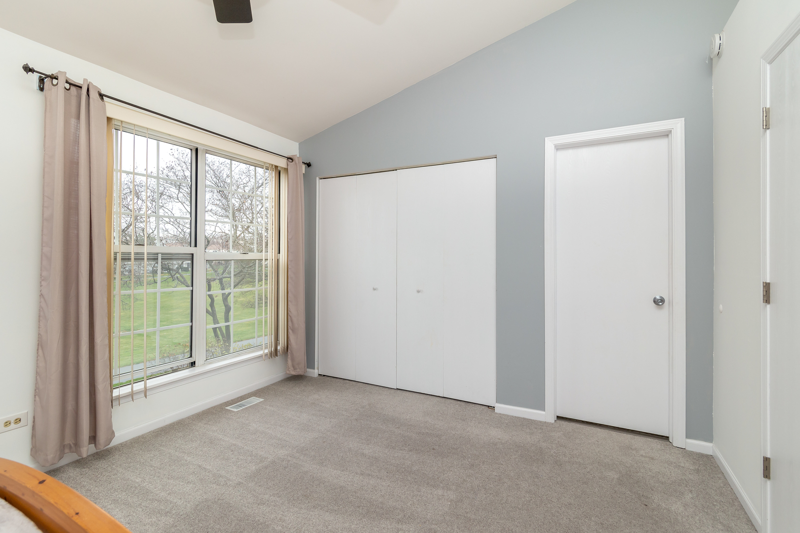 23 Carey Lane, Streamwood, IL 60107