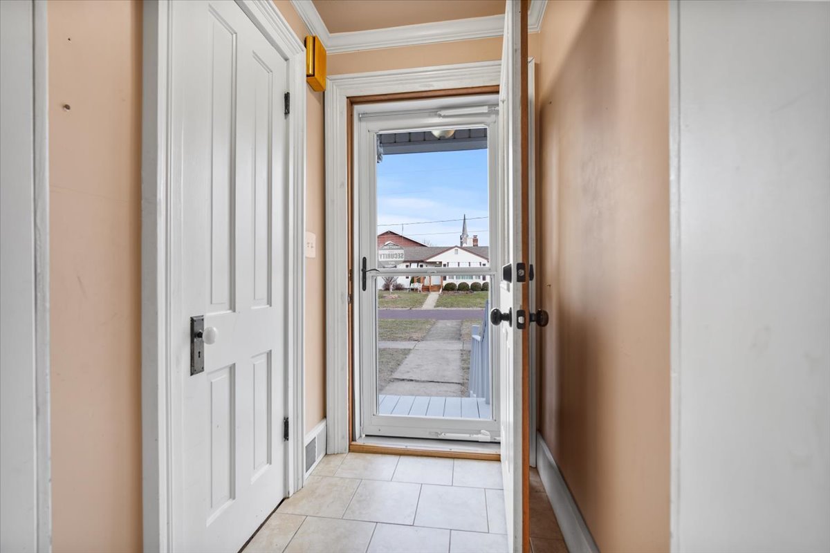 202 N Cherry Street, El Paso, IL 61738