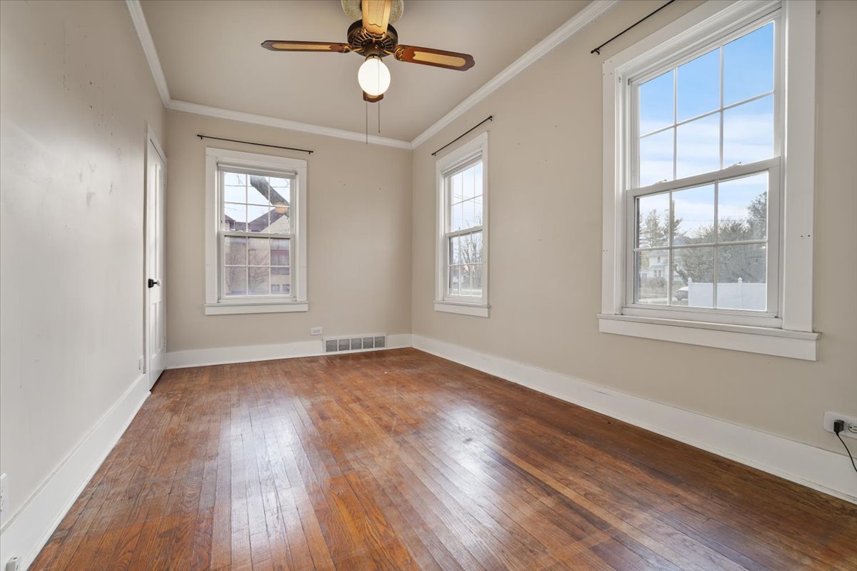 202 N Cherry Street, El Paso, IL 61738