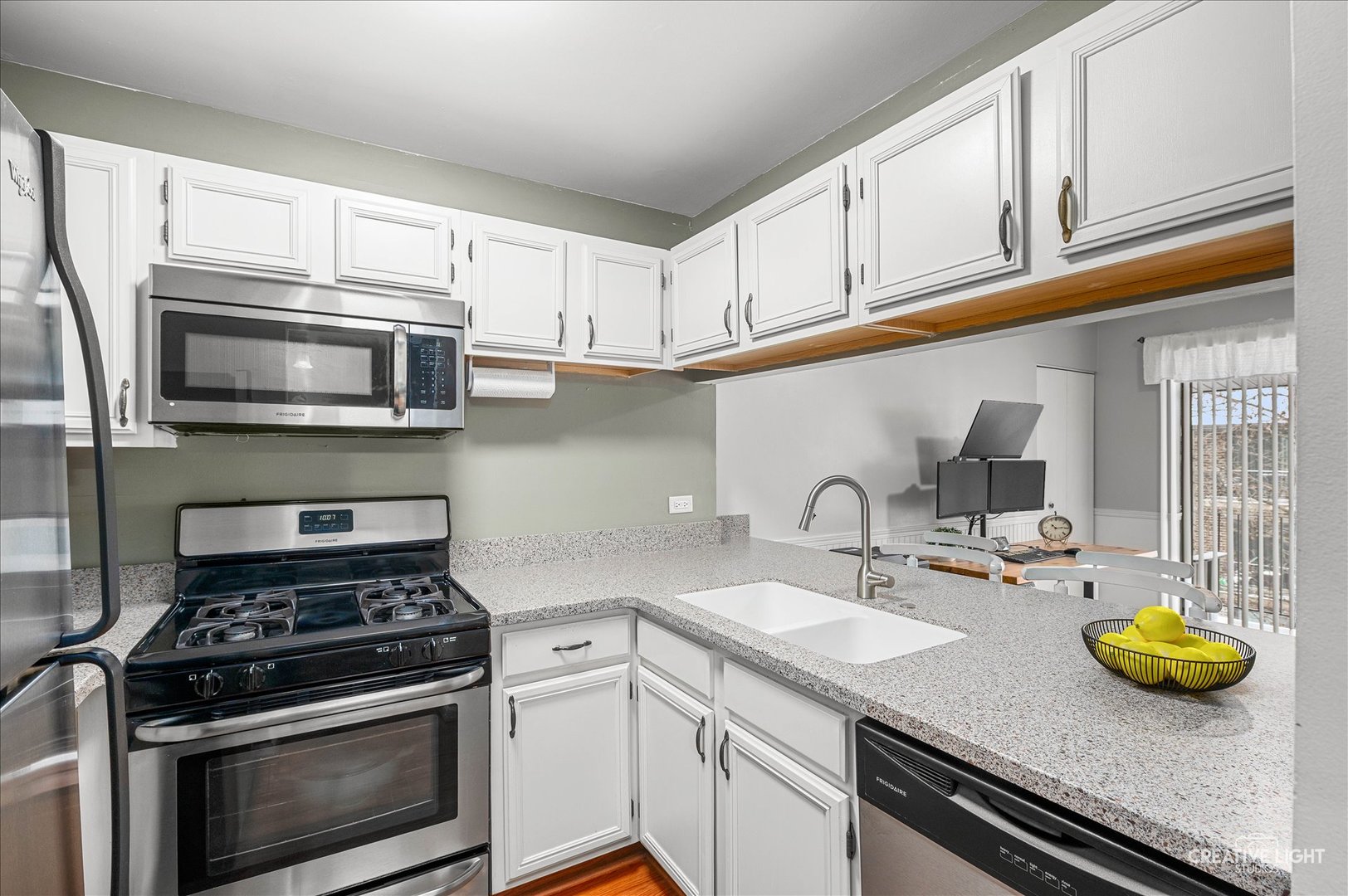 40 Harbor Court #304, Naperville, IL 60565