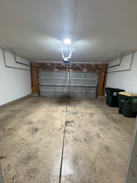 309 Springbrook Trail S, Oswego, IL 60543