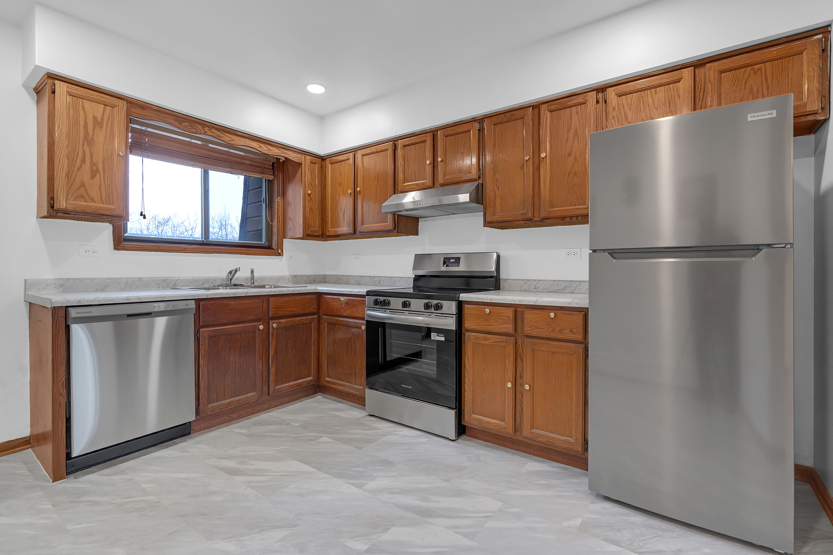 1225 Whispering Hills Court #3B, Naperville, IL 60540