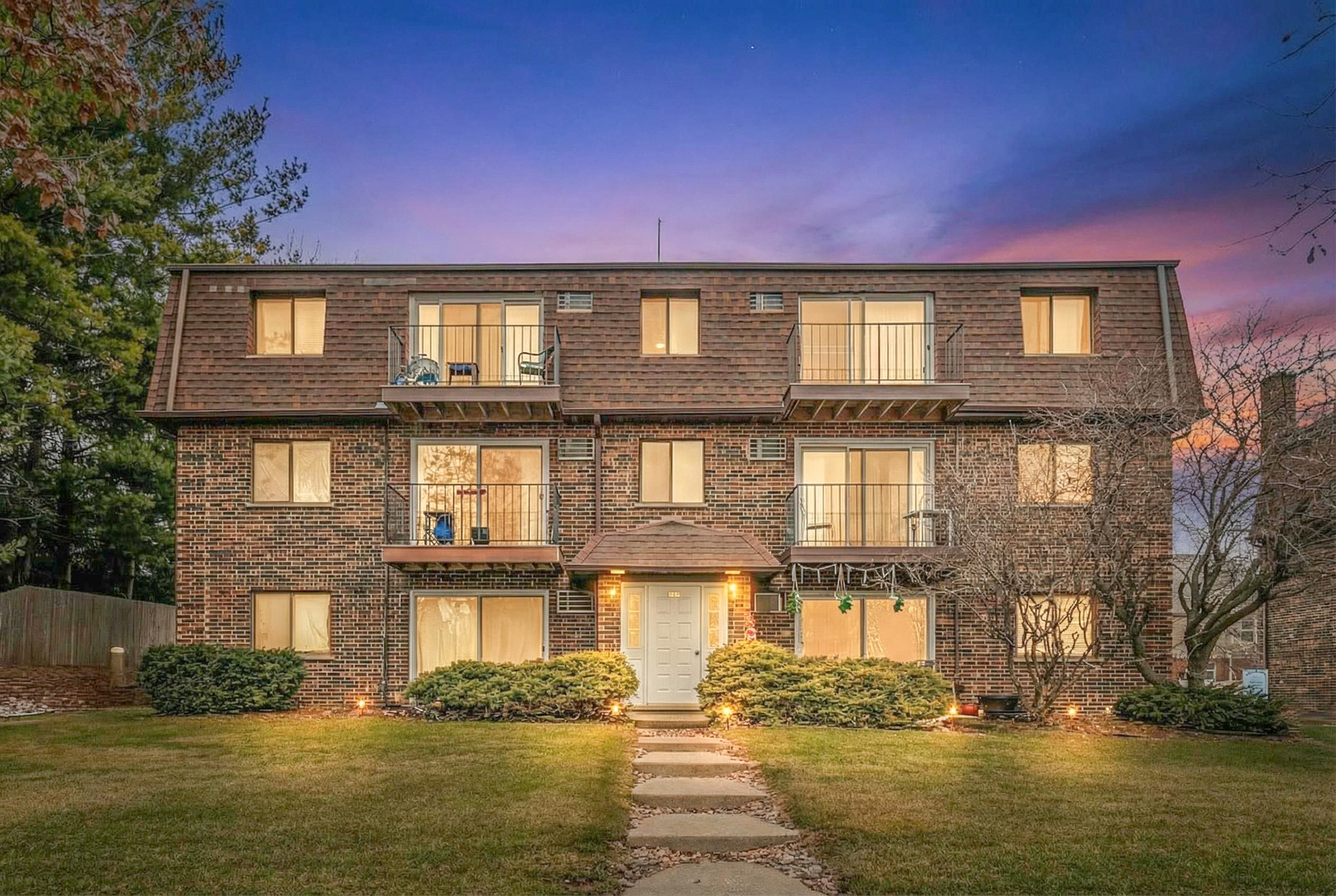 1225 Whispering Hills Court #3B, Naperville, IL 60540