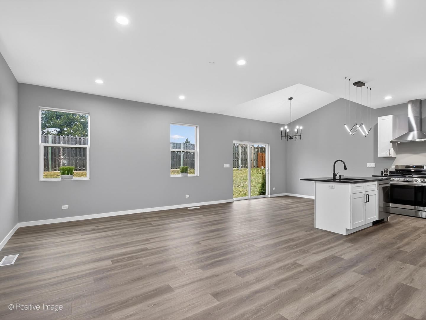 1390 N Merrimac Lane, Hanover Park, IL 60133