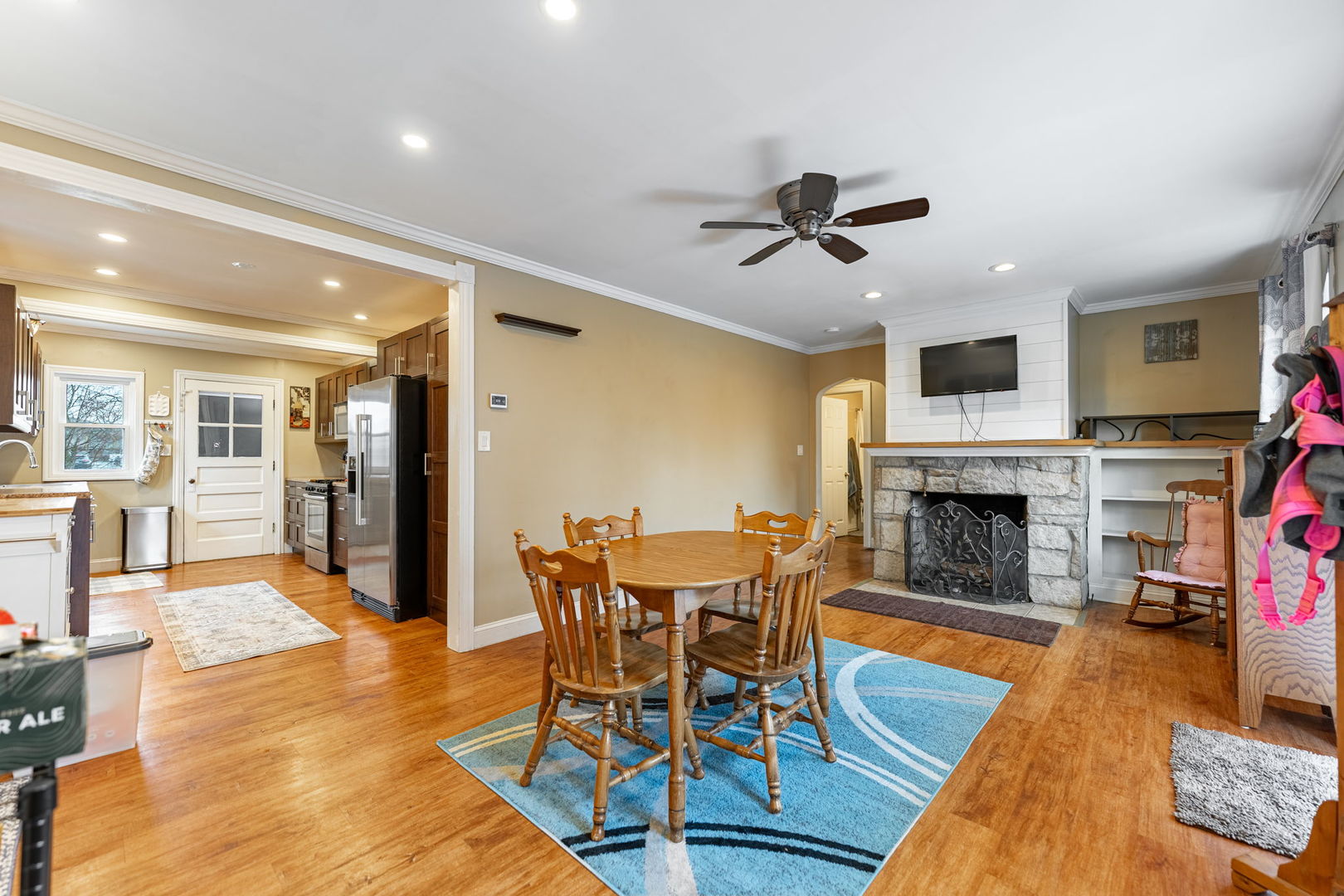 271 Oakwood Drive, Wood Dale, IL 60191