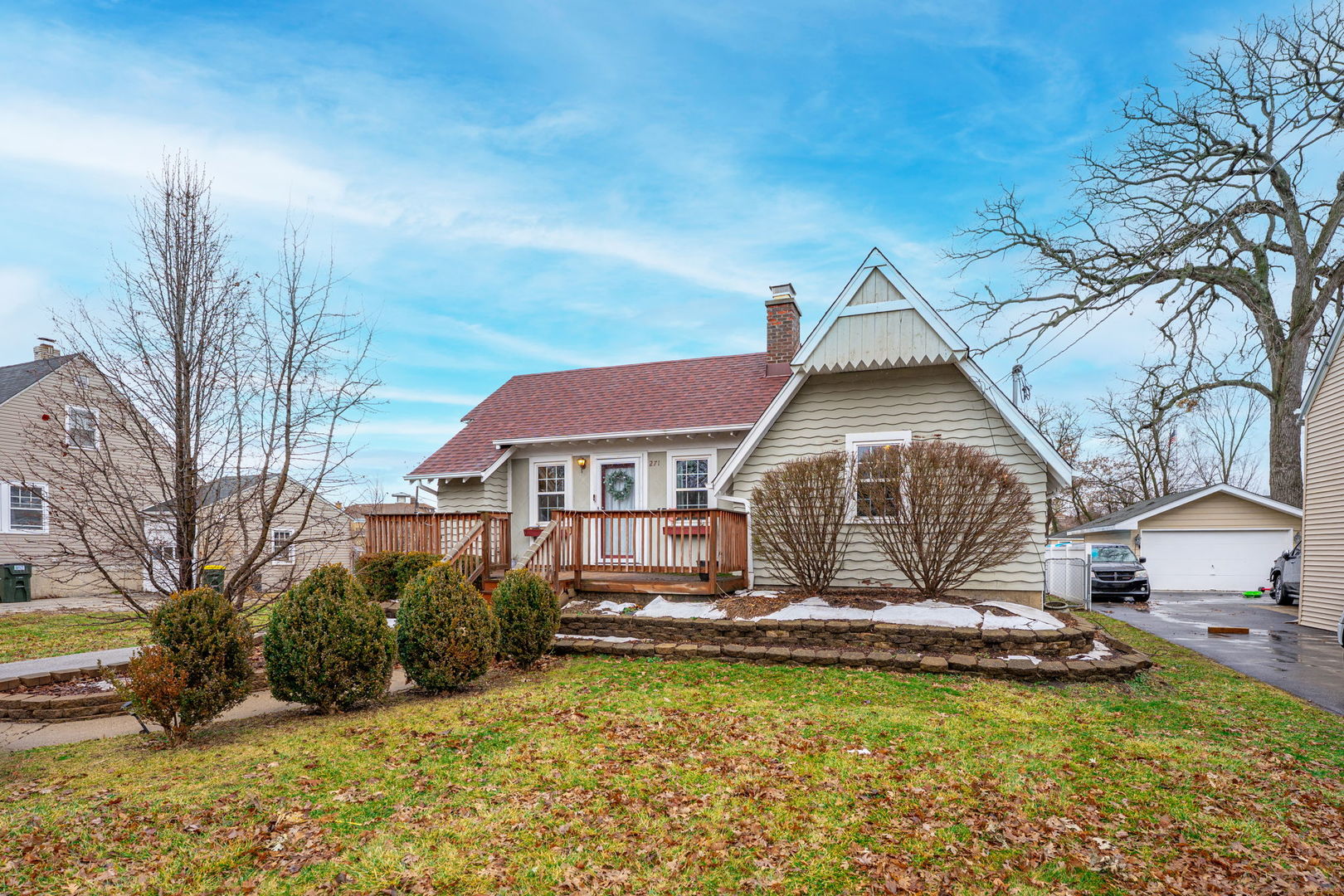 271 Oakwood Drive, Wood Dale, IL 60191